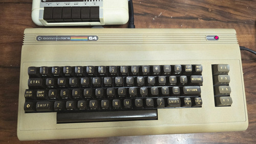 Commodore completo di - 64,