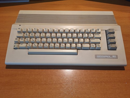 Commodore c64c scocca - commodore,